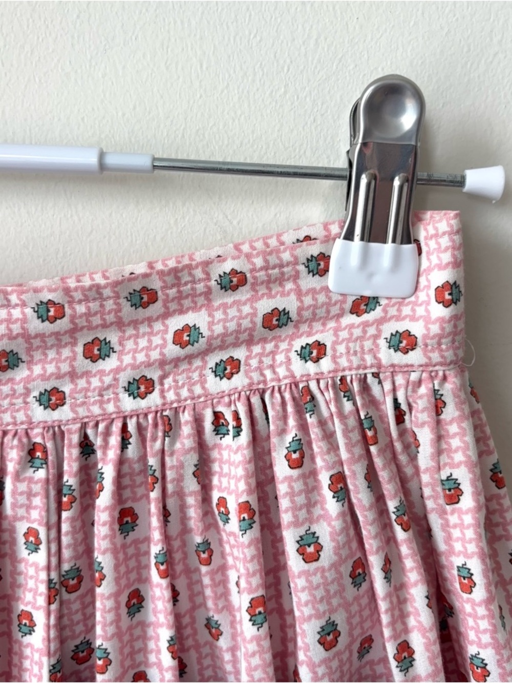 Vintage 80s Ralph Lauren Strawberry Print Skirt Size 6 Pocket Gathered Prairie - Picture 3 of 15